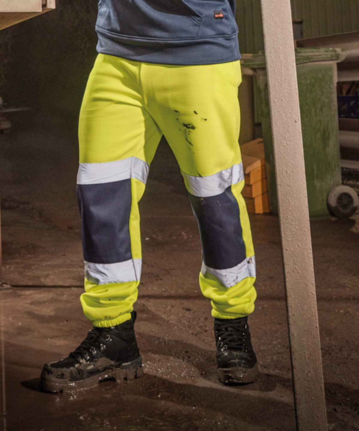 High-visibility jogger - Image 2