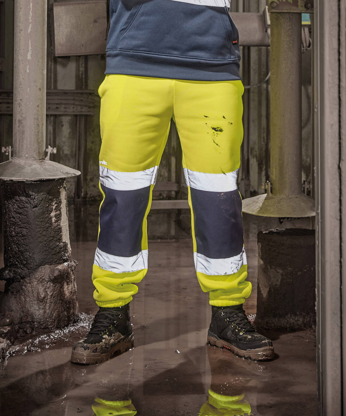 High-visibility jogger - Image 4